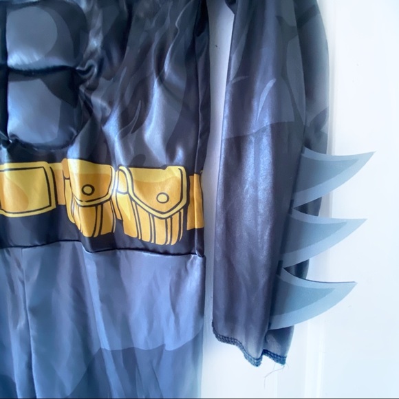 Rubies Boys Muscle Batman Halloween Costume M 8-10 - Picture 9 of 16